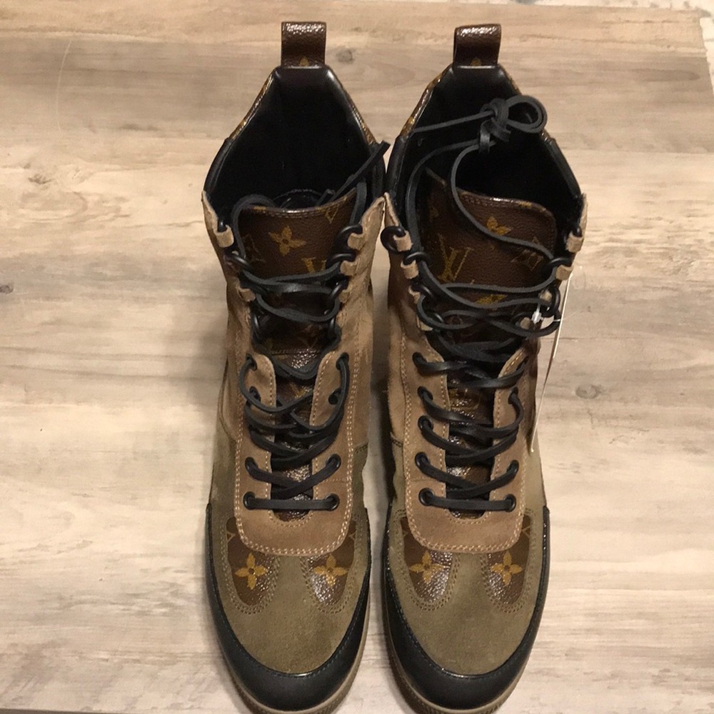 Louis Vuitton Laureate Platform Boots